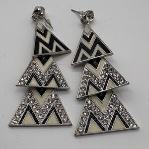 Vintage Black and Silver Chevron Earrings 3”
zig zigzag
